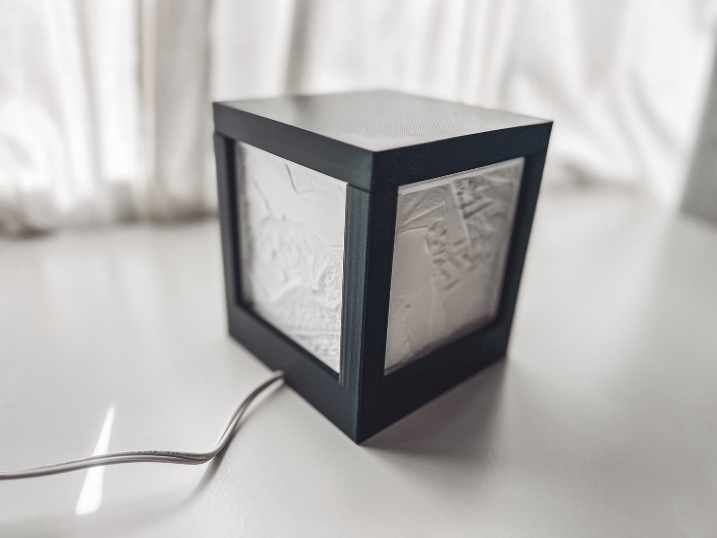 Custom Picture Lamp with 4 Interchangeable Picture Tabs